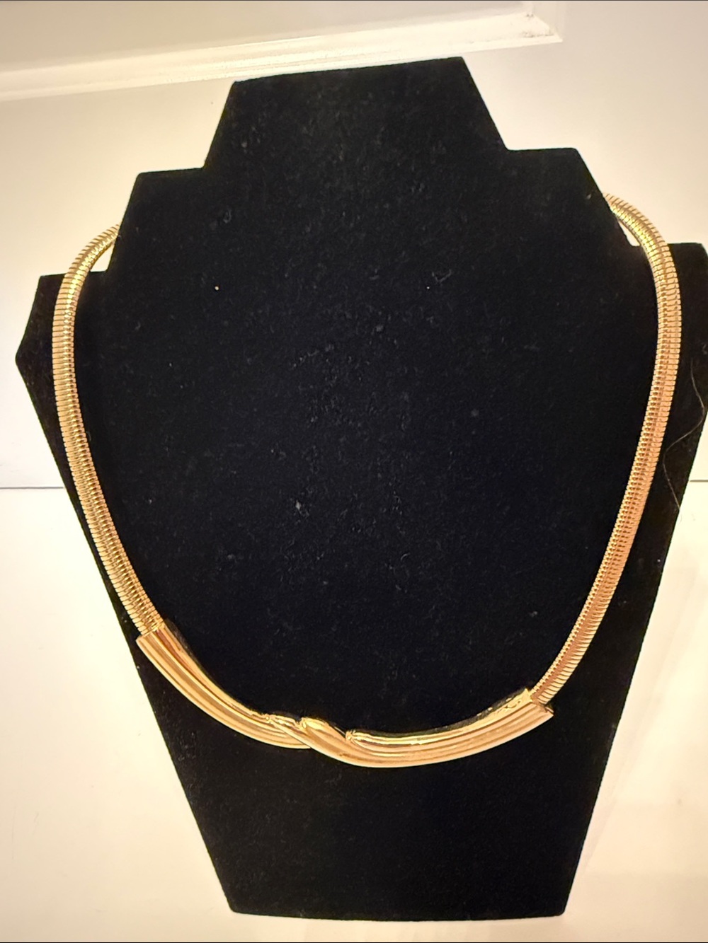 NECKLACE GOLD TONE MESH STATION SWIRL CENTER 18” PRINCESS VINTAGE